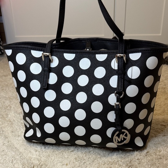 Michael Kors Black and White Dot Jet Set Pocket Tote - Picture 1 of 11